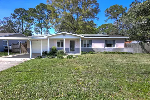 607 Hollywood Blvd E, Mary Esther, FL 32569