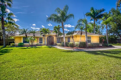 214 NE Blairwood Trce, Jensen Beach, FL 34957