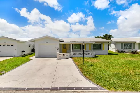 2198 SW 12th Ave, Boynton Beach, FL 33426