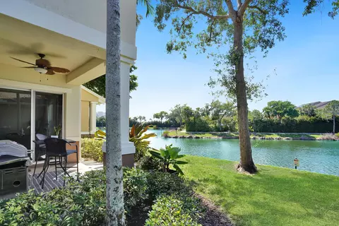601 Pacific Grove Dr #4, West Palm Beach, FL 33401