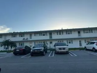 1117 Lake Ter #105, Boynton Beach, FL 33426