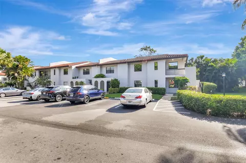 9187 Norte Lago #5 J, Boca Raton, FL 33428