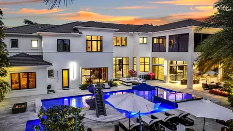 8388 Del Prado Dr, Delray Beach, FL 33446