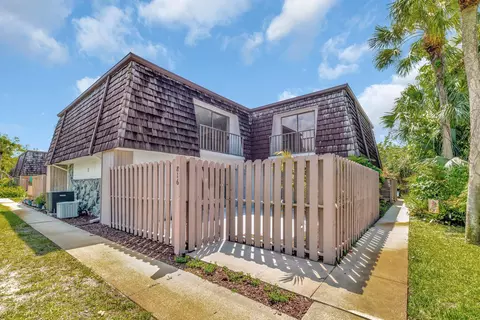 816 NW 10th Ter, Stuart, FL 34994