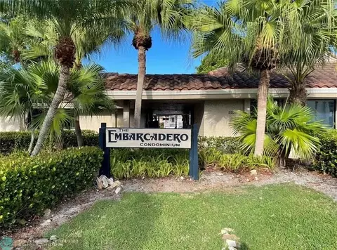 5234 NE 6th Ave #D25, Oakland Park, FL 33334
