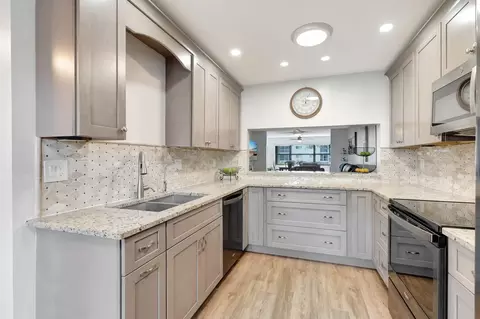 7698 Tahiti Ln #103, Lake Worth, FL 33467