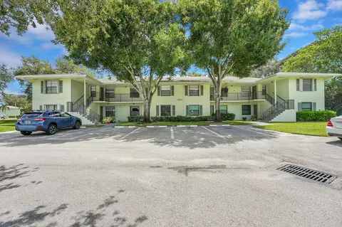 2301 Sabal Ridge Ct #A, Palm Beach Gardens, FL 33418