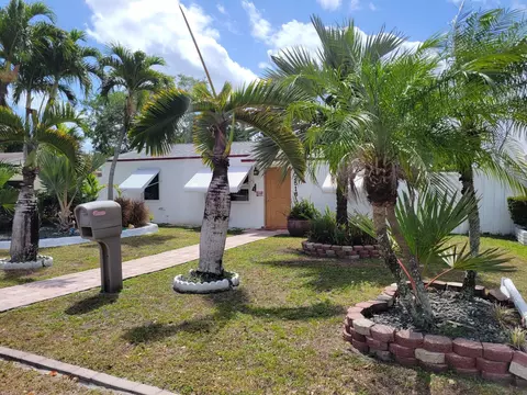 2518 Coolidge St, Hollywood, FL 33020