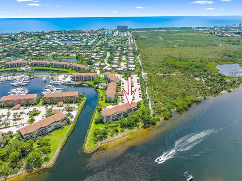 1001 Seafarer Cir #502, Jupiter, FL 33477