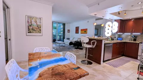 403 S Sapodilla Ave #317, West Palm Beach, FL 33401