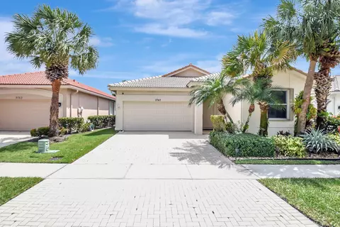 9743 Sandpiper Ln, West Palm Beach, FL 33411