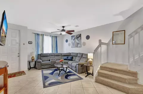 1907 Hibiscus Ln, Riviera Beach, FL 33404