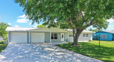 3430 Southern Pines Dr, Fort Pierce, FL 34982