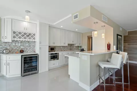 800 Jeffery #211, Boca Raton, FL 33487