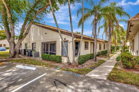 11901 Sturbridge Ln, Wellington, FL 33414