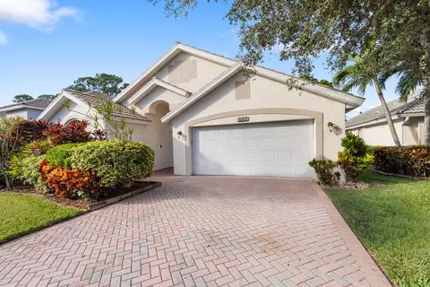 8045 SE Morningwood Pl, Hobe Sound, FL 33455