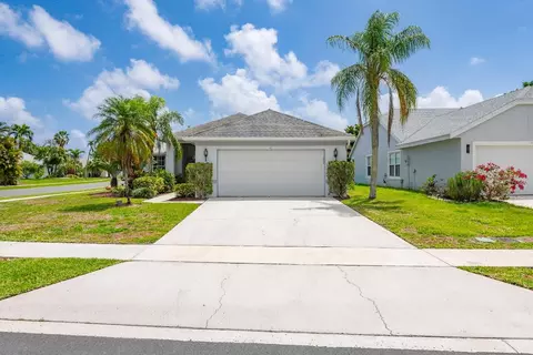 17 Heather Trce, Boynton Beach, FL 33436