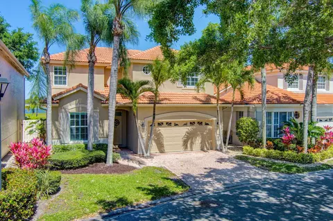 44 Pinnacle Cv, Palm Beach Gardens, FL 33418