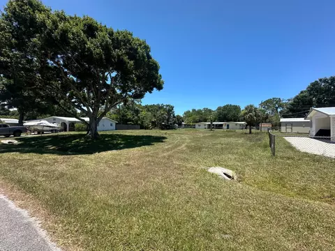7804 Hibiscus Rd, Fort Pierce, FL 34951