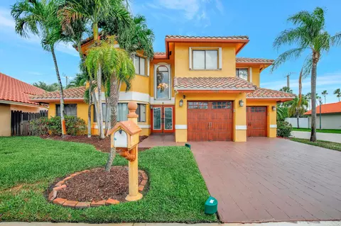 11531 SW 9th Ct S, Pembroke Pines, FL 33025