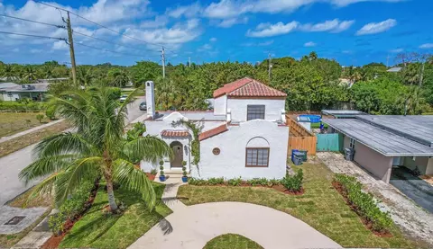 359 Greenbriar A Dr, Lake Park, FL 33403