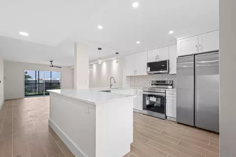 6585 Kensington #403, Delray Beach, FL 33446