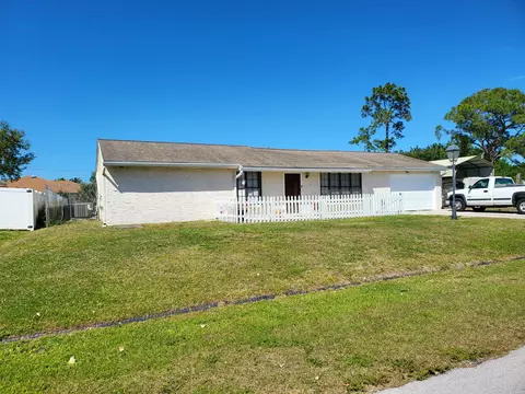 161 SE Dwight Ave, Port Saint Lucie, FL 34983