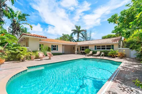 810 N Golfview Rd, Lake Worth Beach, FL 33460