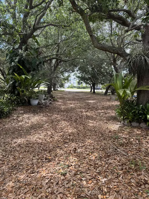 4390 S Jog, Lake Worth, FL 33467