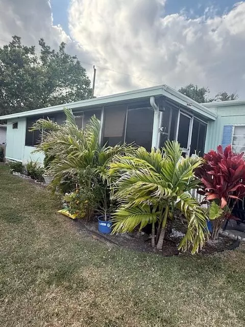 Undisclosed, Lake Worth, FL 33463
