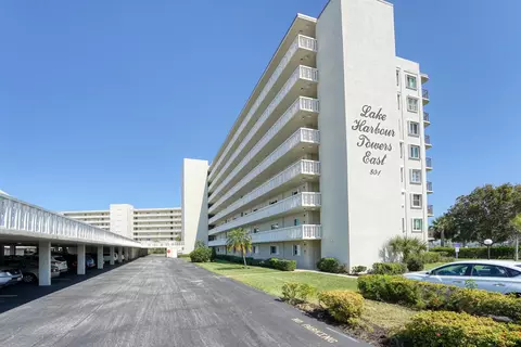 801 Lake Shore Dr #112, Lake Park, FL 33403