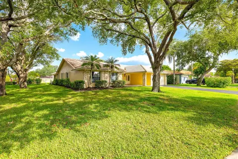 4830 NW 92nd Ter, Coral Springs, FL 33067