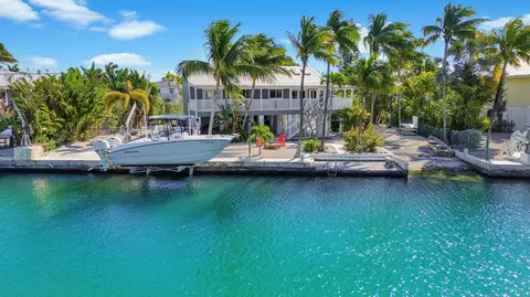 17081 W Starfish Ln, Sugarloaf Key, FL 33042