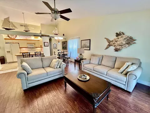 2520 SE Tropical East Cir E, Port Saint Lucie, FL 34952