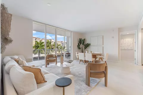 220 SE Mizner Blvd #404, Boca Raton, FL 33432