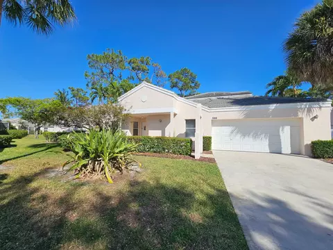 1060 Island Manor Dr, Greenacres, FL 33413