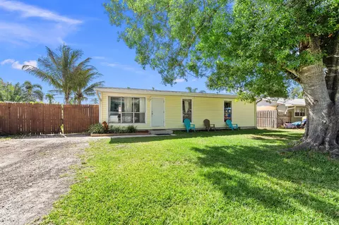 3090 SW Edwards Ave, Palm City, FL 34990