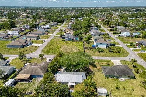 571 NW Monica St, Port Saint Lucie, FL 34983