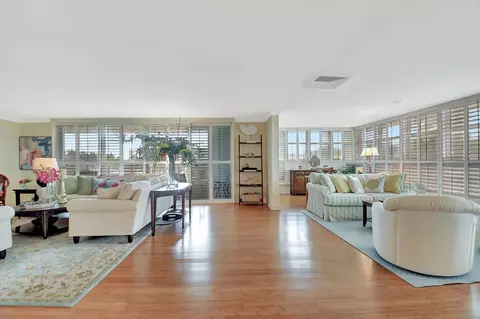 227 Brazilian Ave #PH D, Palm Beach, FL 33480
