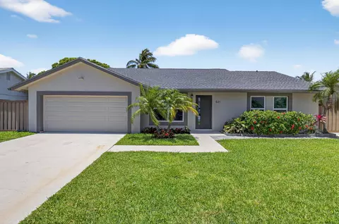 621 NW 10th Ct, Boynton Beach, FL 33426