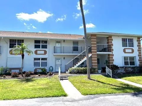 1207 S Lakes End Dr #E-2, Fort Pierce, FL 34982