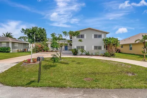 6630 N Plymouth Dr, Lake Worth, FL 33462