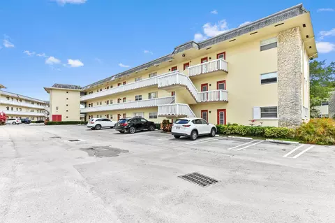 4321 NW 16th St #C302, Lauderhill, FL 33313
