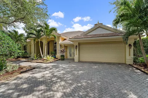 5621 SE Forest Glade, Hobe Sound, FL 33455