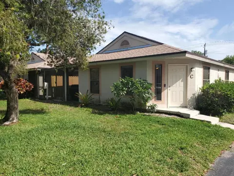 2831 Stoneway Ln #C, Fort Pierce, FL 34982