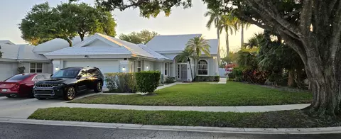 2285 Saratoga Ln, West Palm Beach, FL 33409