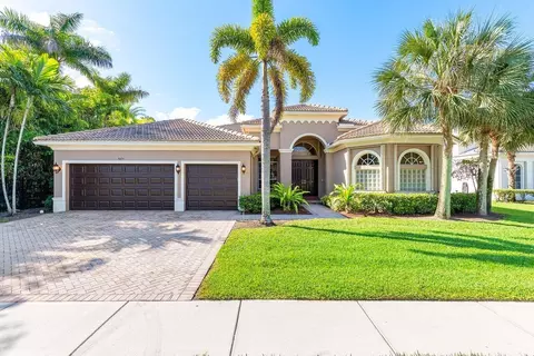 9274 Pineville Dr, Lake Worth, FL 33467