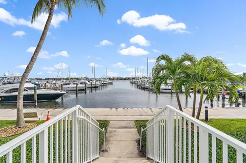 806 E Windward Way #110, Lantana, FL 33462