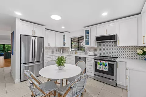 5125 Pine Dr, Boynton Beach, FL 33437