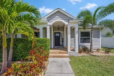 620 20th St SW, Vero Beach, FL 32962